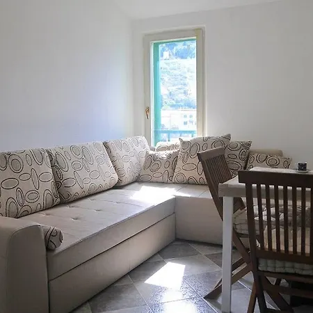 Apartment Stomorska *
