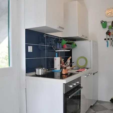 Apartment Stomorska アパート *