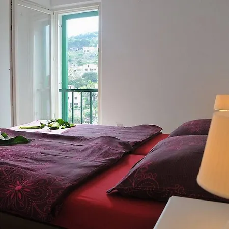 Apartment Stomorska Lägenhet
